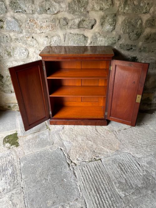 FINE TWODOOR CUPBOARDBOOKCASE - ADDITIONAL PHOTO 8