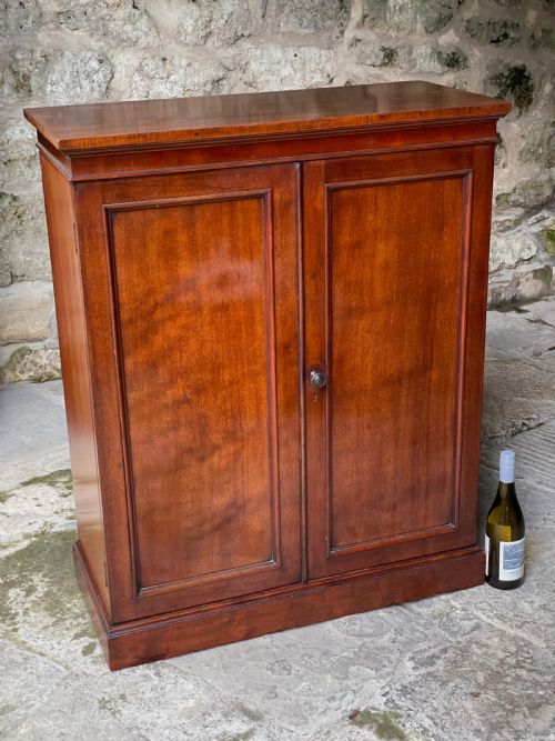FINE TWODOOR CUPBOARDBOOKCASE - ADDITIONAL PHOTO 20