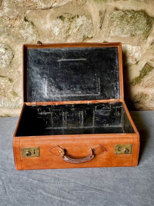 LUGGAGE A TOP QUALITY LEATHER SUITCASE - ADDITIONAL PHOTO 17