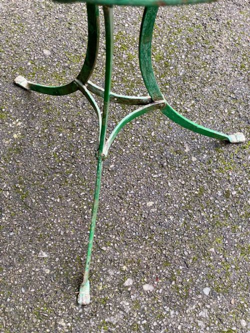 PAINTED METAL BISTRO TRIPOD TABLE - ADDITIONAL PHOTO 8
