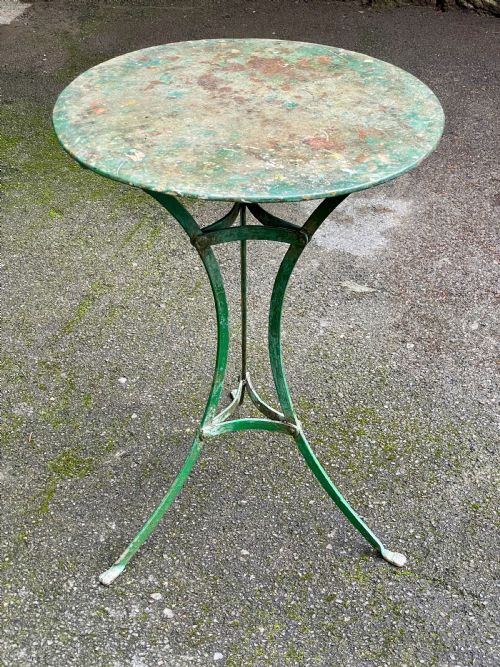 PAINTED METAL BISTRO TRIPOD TABLE - ADDITIONAL PHOTO 10