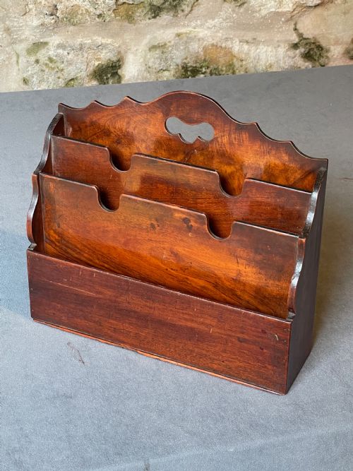 STATIONERY A DESK TOP LETTER RACK - ADDITIONAL PHOTO 12