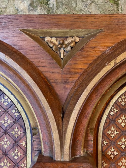 EXQUISITE GOTHIC PANEL IN CARVED OAK - ADDITIONAL PHOTO 15