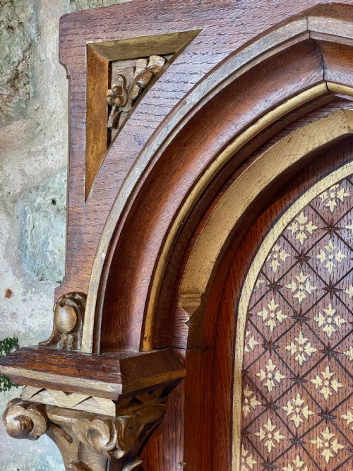 EXQUISITE GOTHIC PANEL IN CARVED OAK - ADDITIONAL PHOTO 16