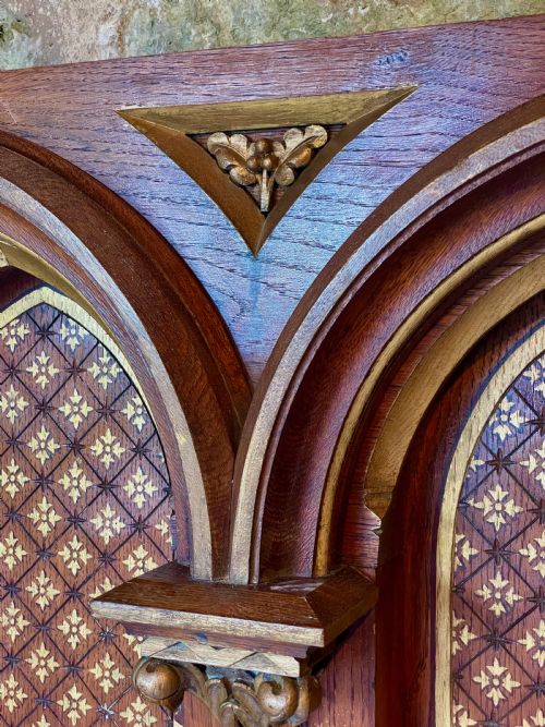 EXQUISITE GOTHIC PANEL IN CARVED OAK - ADDITIONAL PHOTO 18