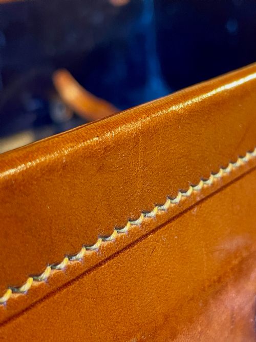 LEATHER LUGGAGE A SUPERB C20TH SUITCASE - ADDITIONAL PHOTO 16