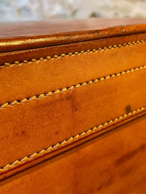 LEATHER LUGGAGE A SUPERB C20TH SUITCASE - ADDITIONAL PHOTO 23