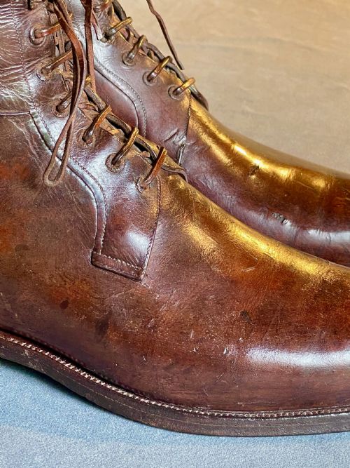 MAGNIFICENT PAIR OF LEATHER RIDING BOOTS - ADDITIONAL PHOTO 7