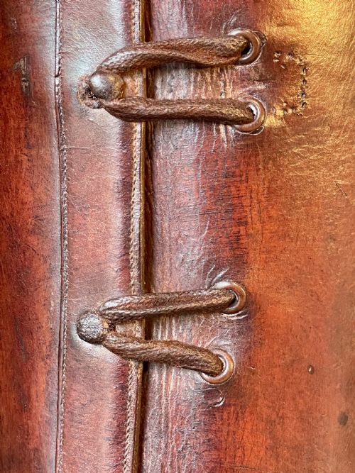 MAGNIFICENT PAIR OF LEATHER RIDING BOOTS - ADDITIONAL PHOTO 8