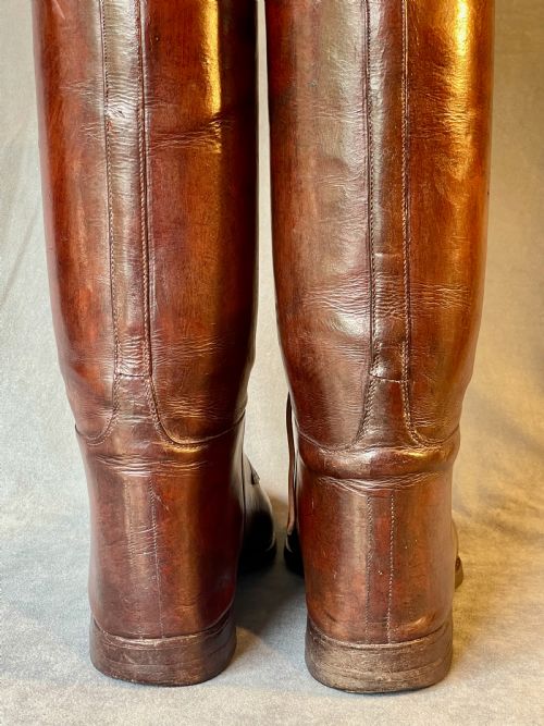 MAGNIFICENT PAIR OF LEATHER RIDING BOOTS - ADDITIONAL PHOTO 22