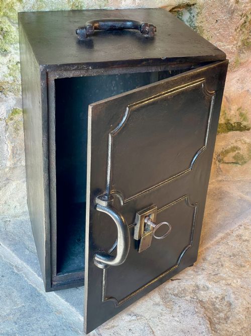 victorian safe strong box - CATEGORY: ANTIQUE MISCELLANEOUS - DATED VICTORIAN