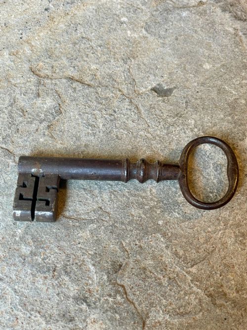 VICTORIAN SAFE STRONG BOX - ADDITIONAL PHOTO 9