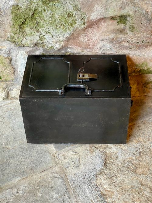 VICTORIAN SAFE STRONG BOX - ADDITIONAL PHOTO 19