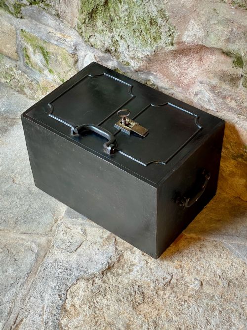 VICTORIAN SAFE STRONG BOX - ADDITIONAL PHOTO 22