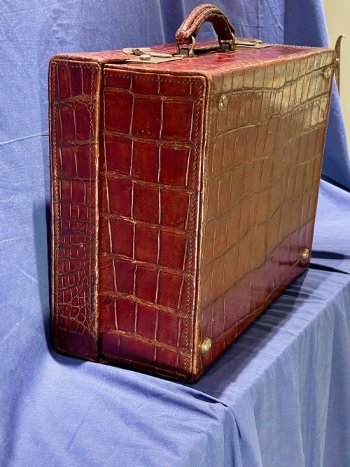 FINE LEATHER SUITCASE - ADDITIONAL PHOTO 8