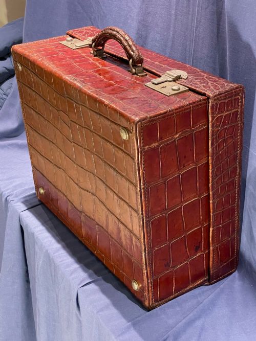 FINE LEATHER SUITCASE - ADDITIONAL PHOTO 9