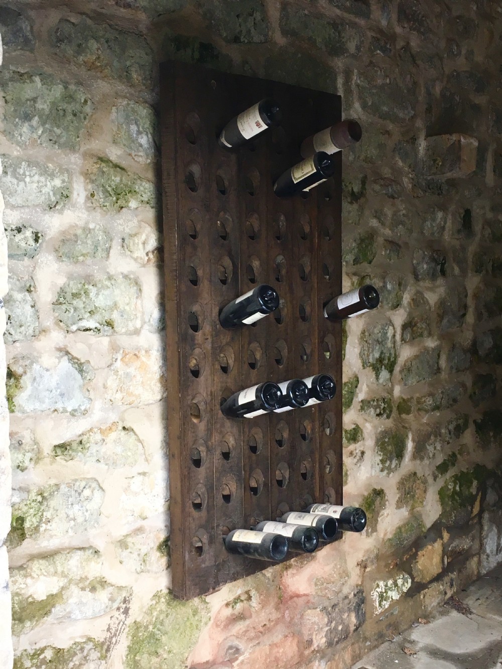 Wall-mounted wine rack View IV