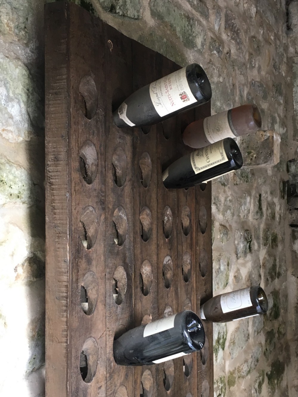 Wall-mounted wine rack View V