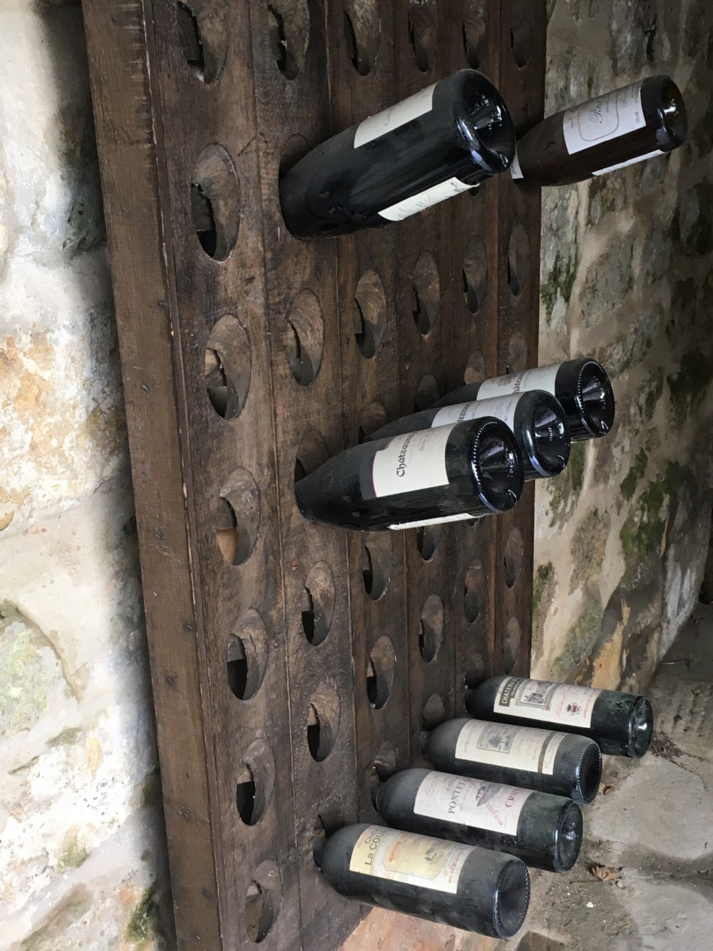 Wall-mounted wine rack View VI