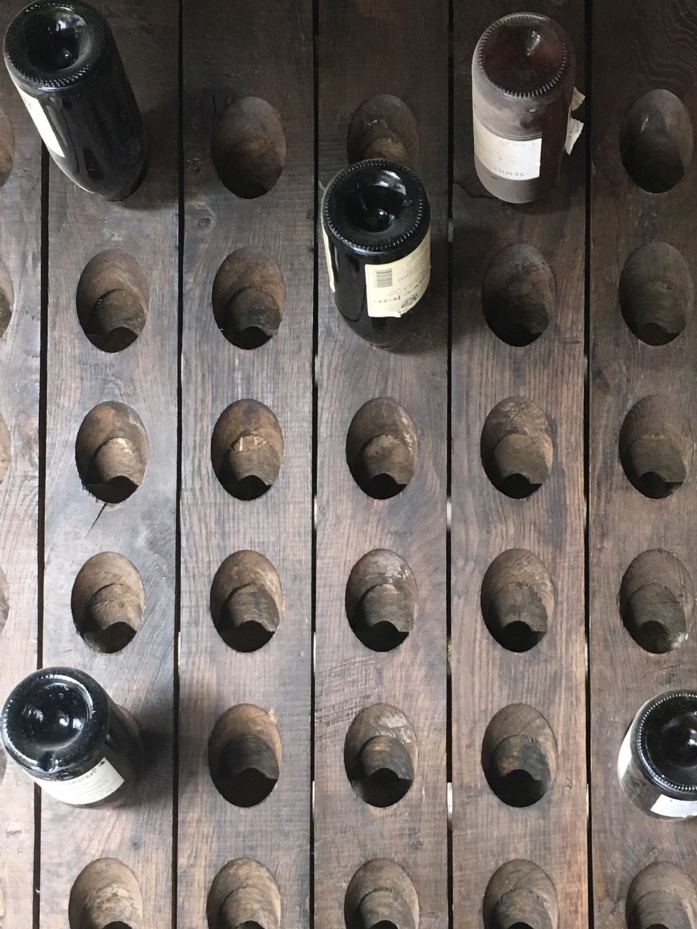 Wall-mounted wine rack View VIII