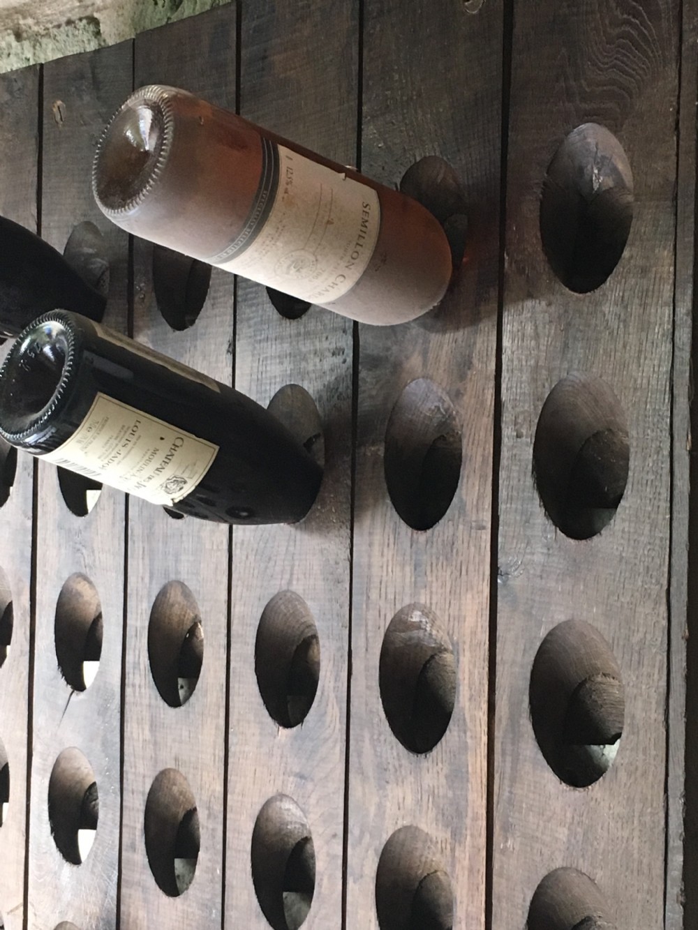 Wall-mounted wine rack View XI