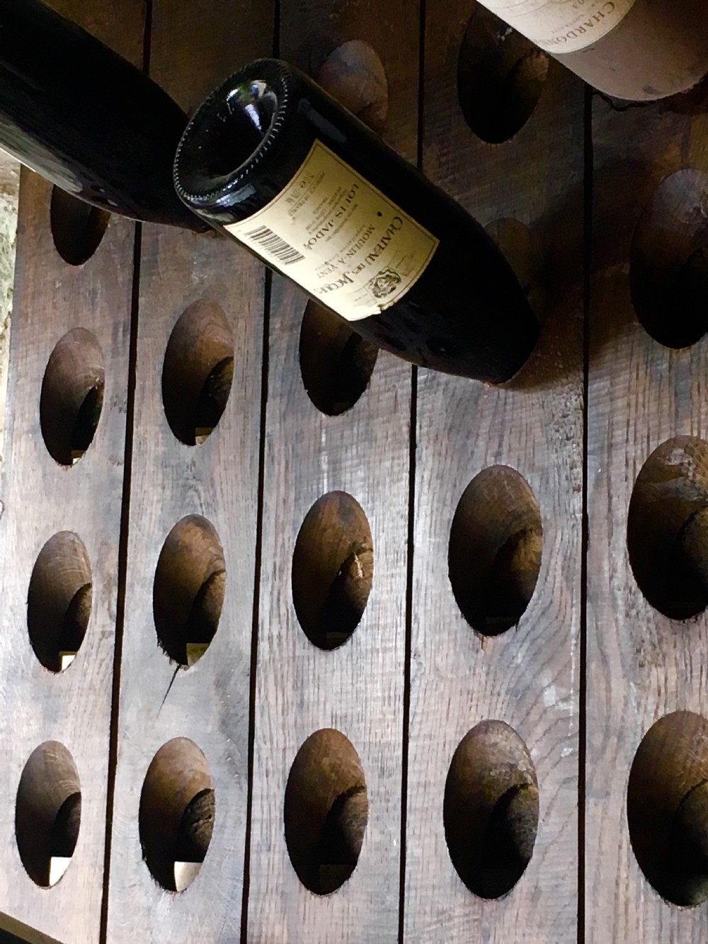 Wall-mounted wine rack View XV