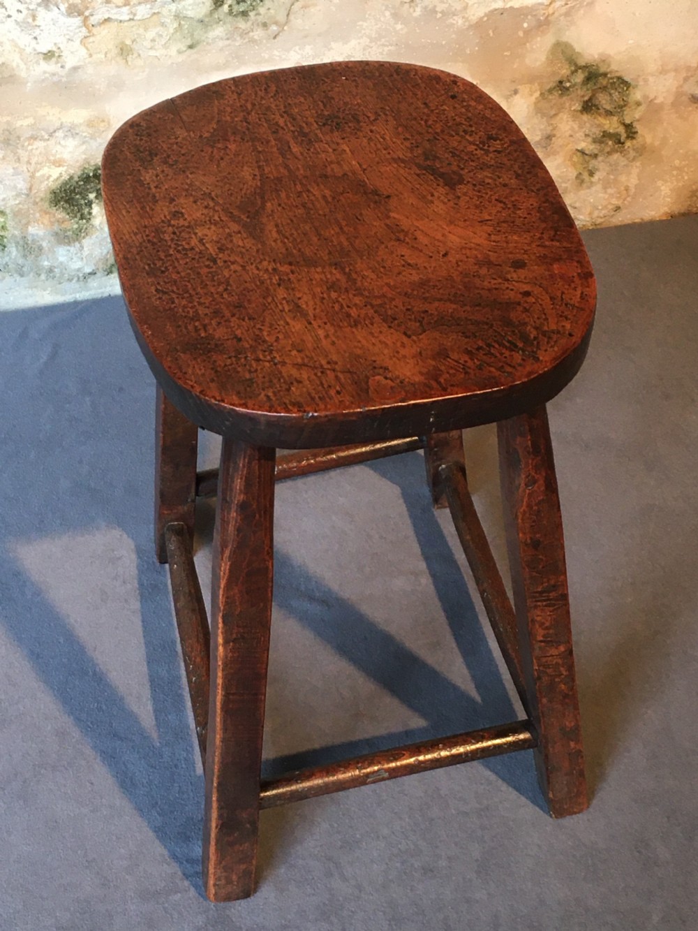 Country-made fruitwood stool View XVII