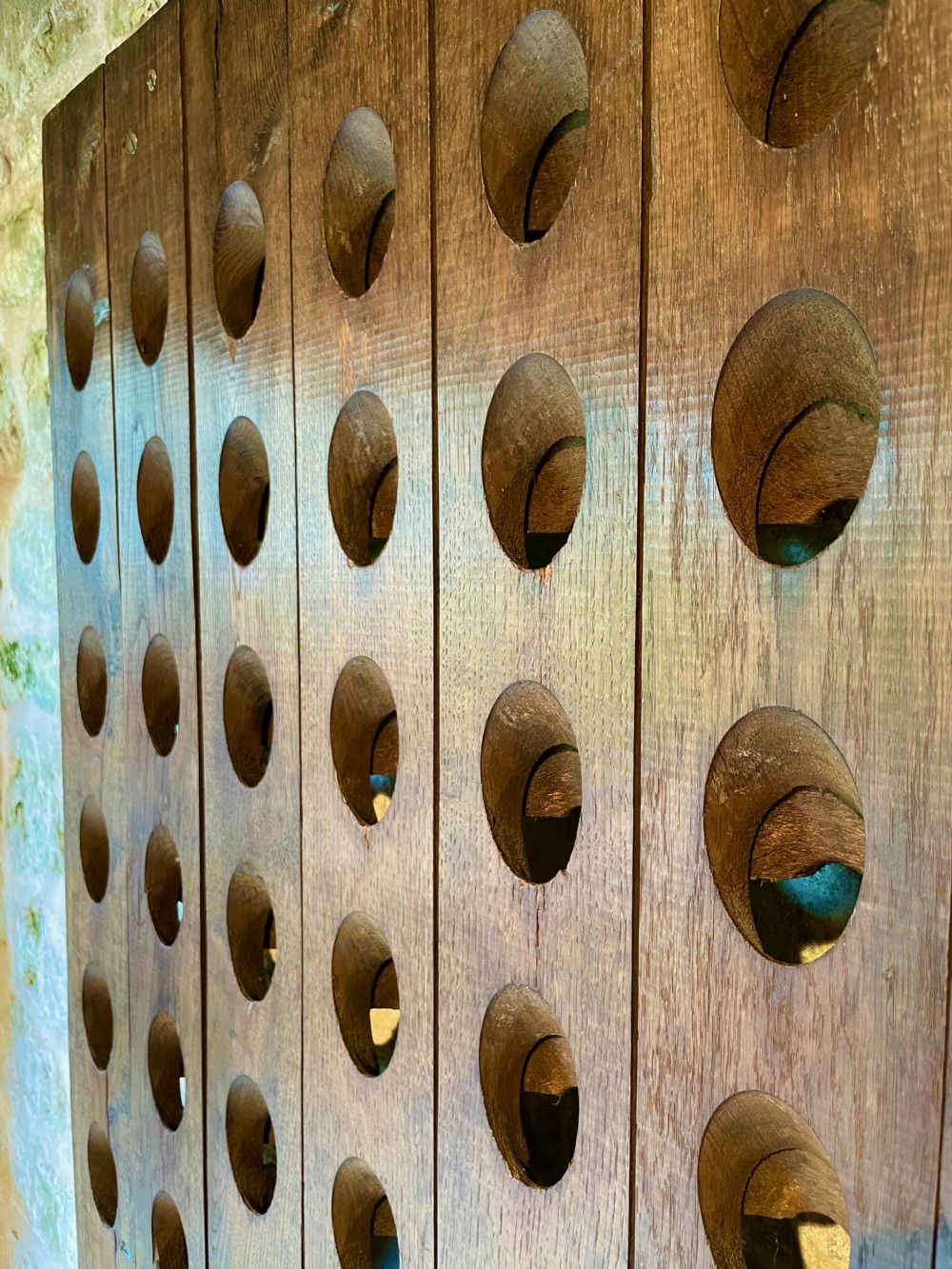 Wall-mounted wine rack View X