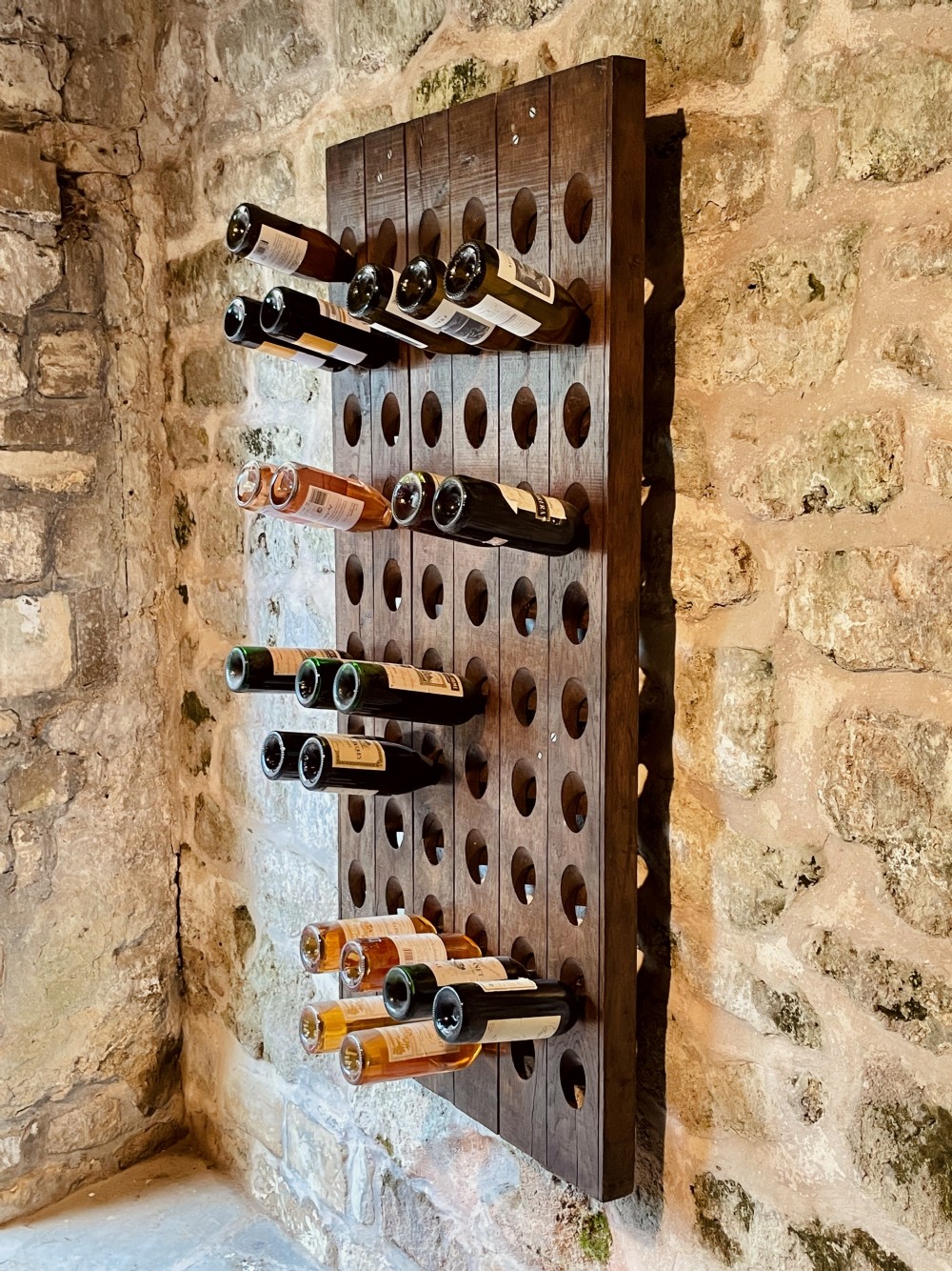 Wall-mounted wine rack View XXII