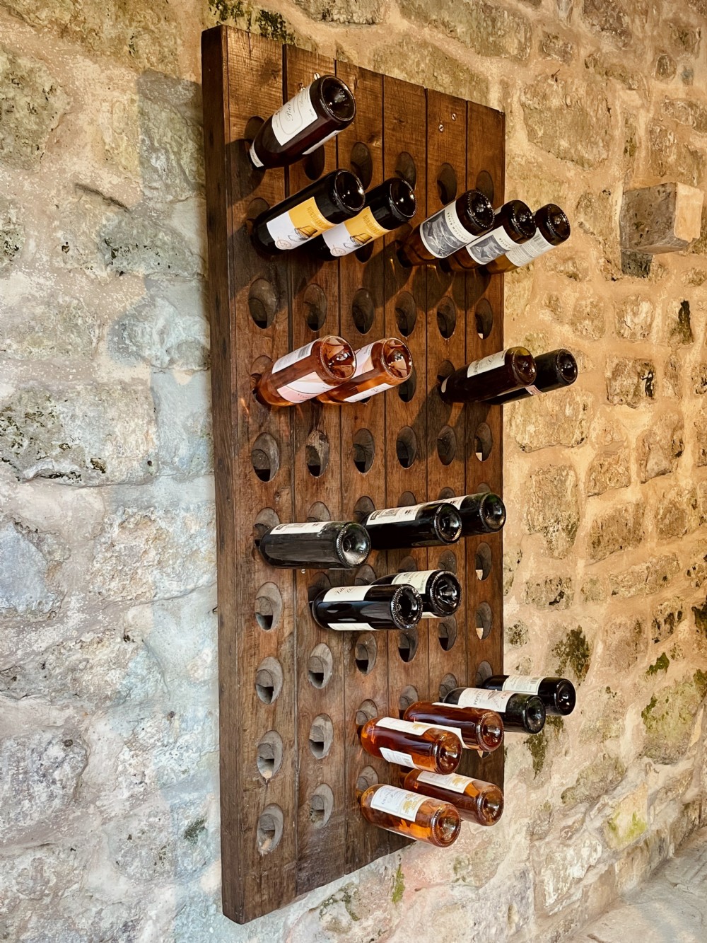 Wall-mounted wine rack View XXVII
