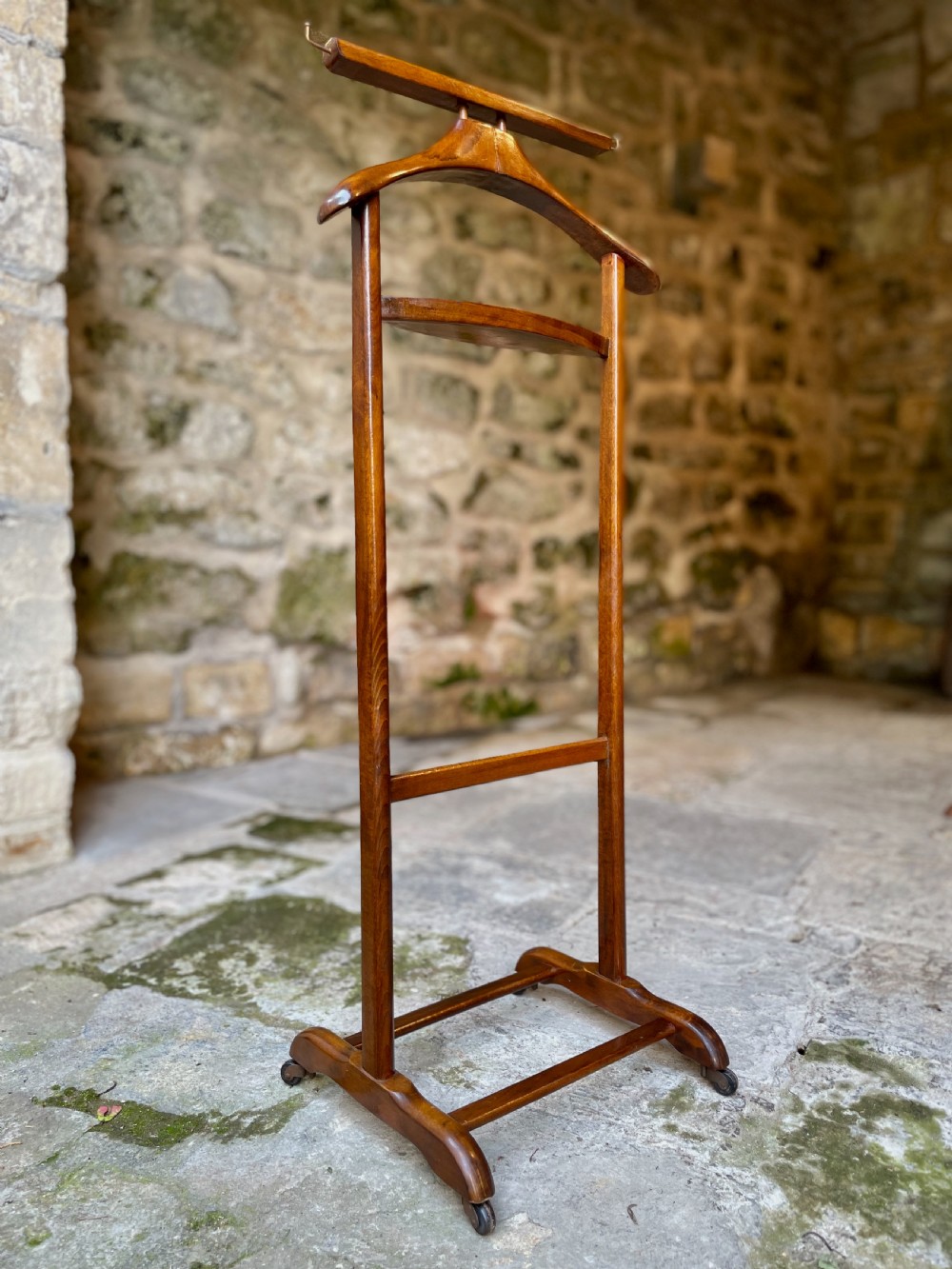 Edwardian valet clothes stand View V