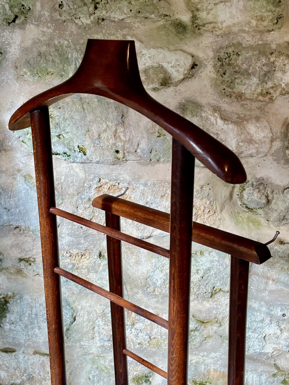 Clothes stand valet rail View IX