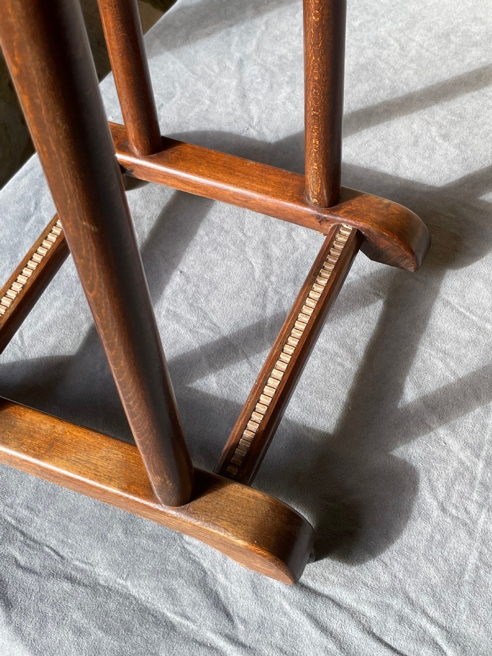Clothes stand valet rail View XII