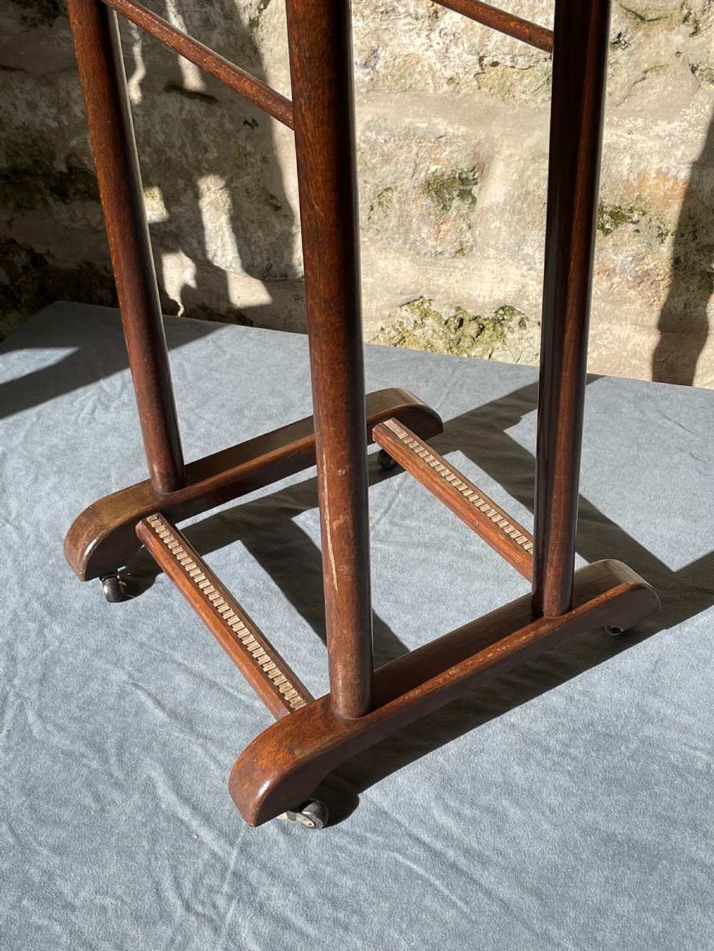 Clothes stand valet rail View XIV