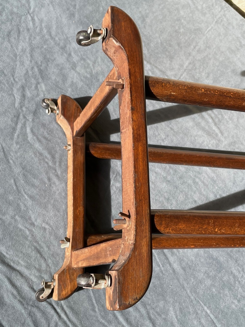 Clothes stand valet rail View XXII