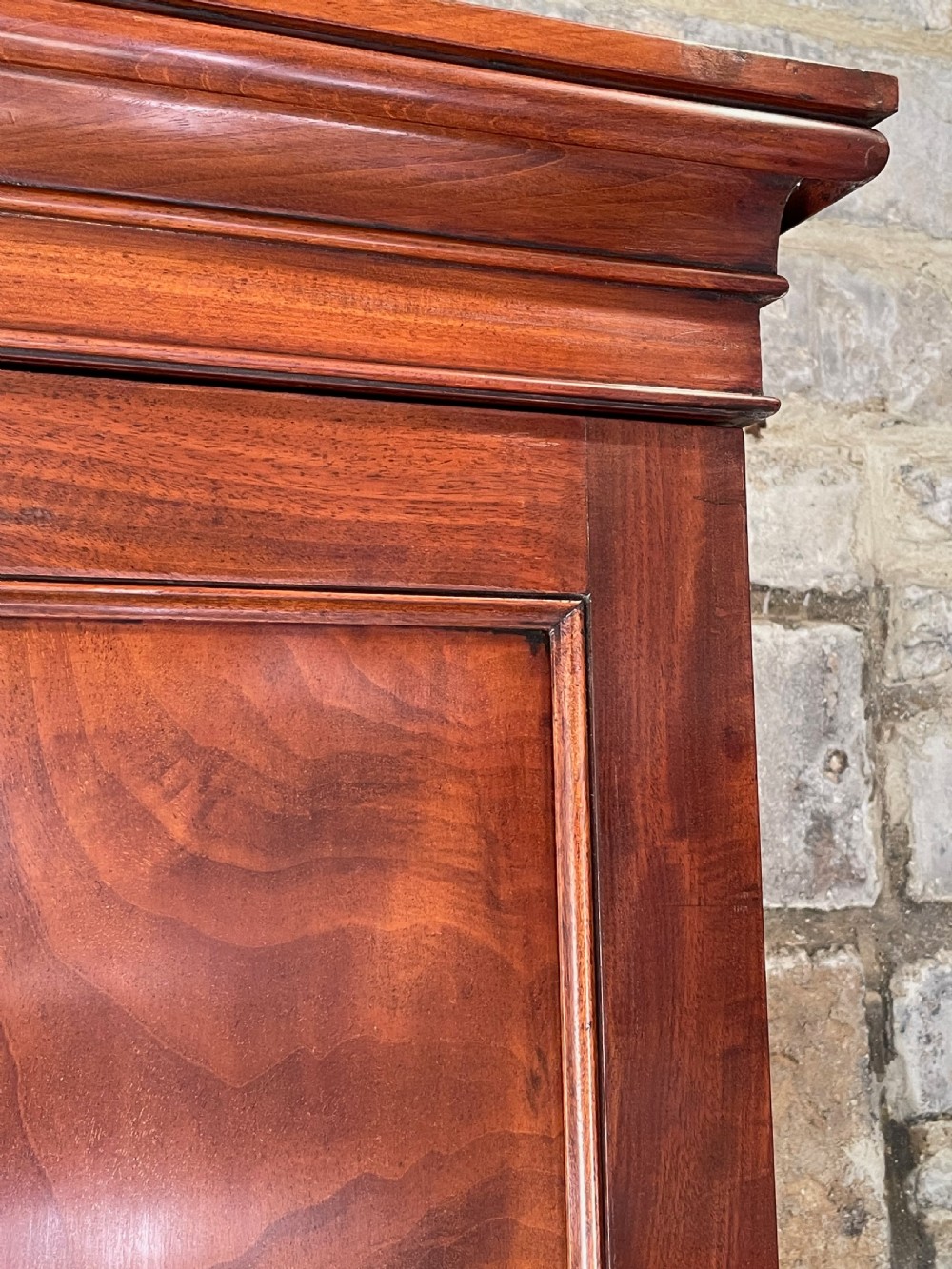 Top quality two-door wardrobe View XI