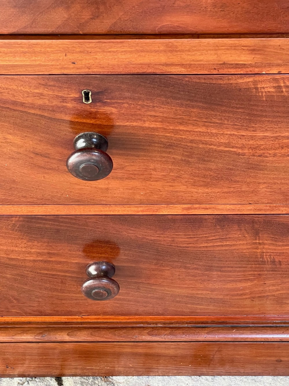 Top quality two-door wardrobe View XIII