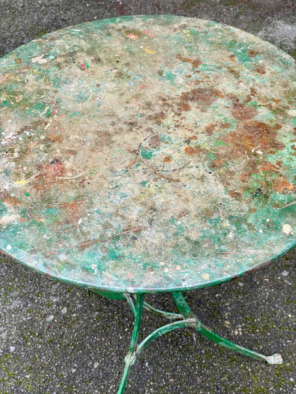 Painted metal bistro tripod table View XVII