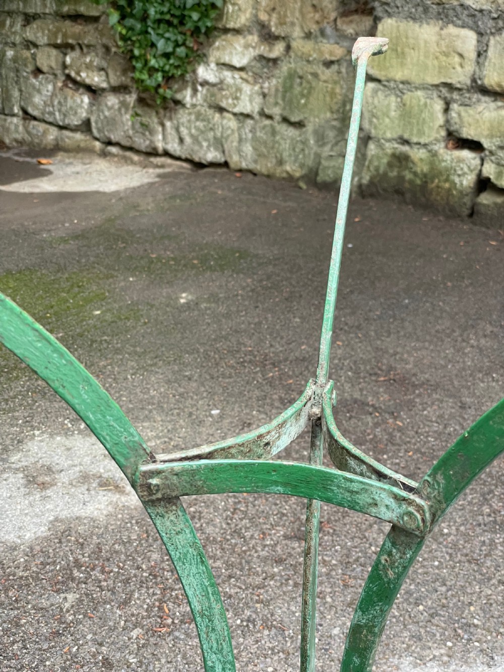 Painted metal bistro tripod table View XXVIII