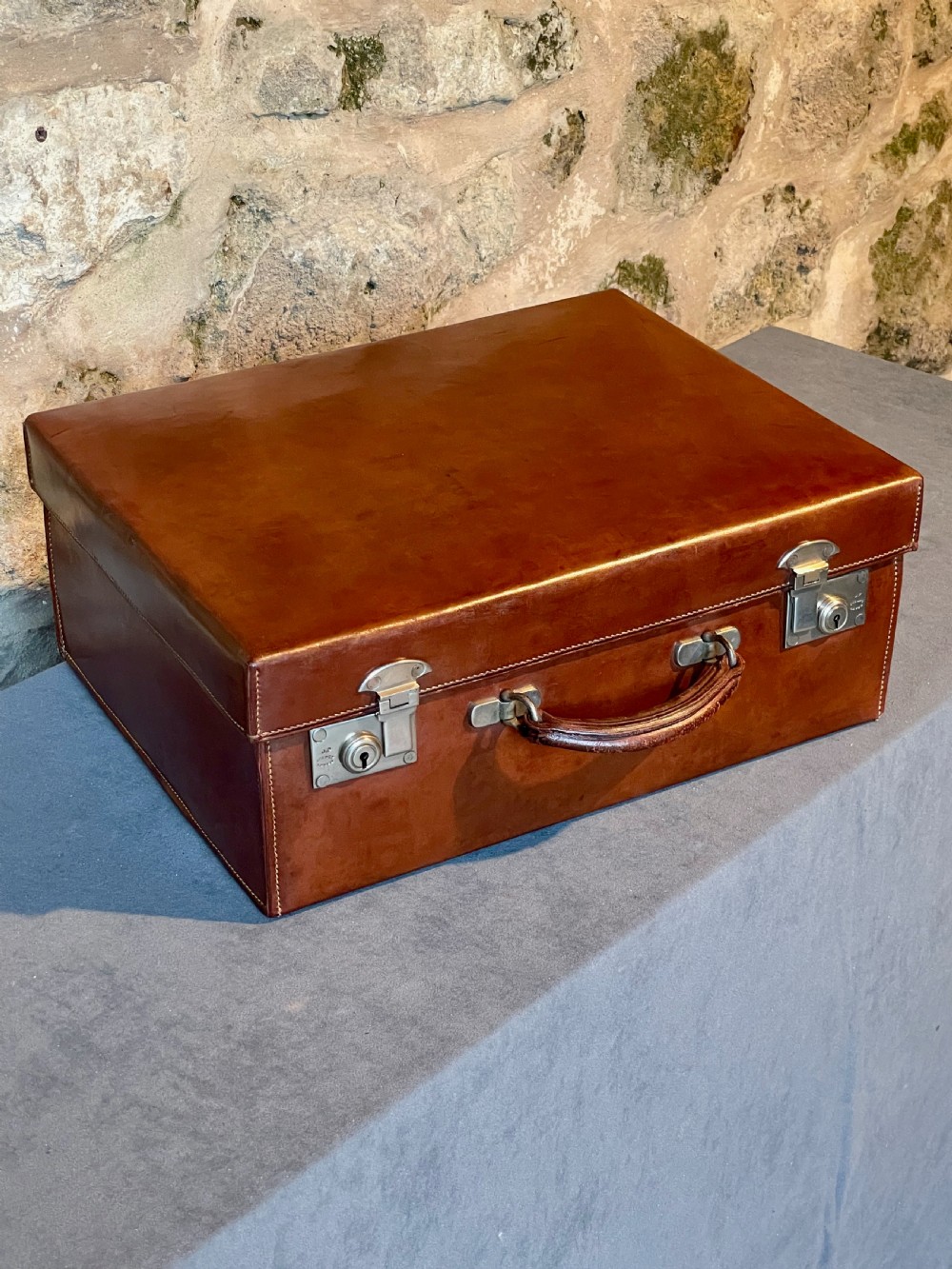 Best Quality Early 20th century suitcase View VI