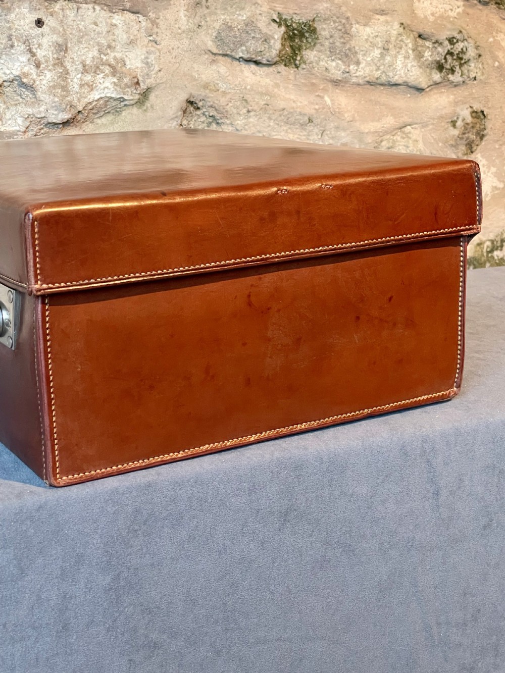 Best Quality Early 20th century suitcase View VII