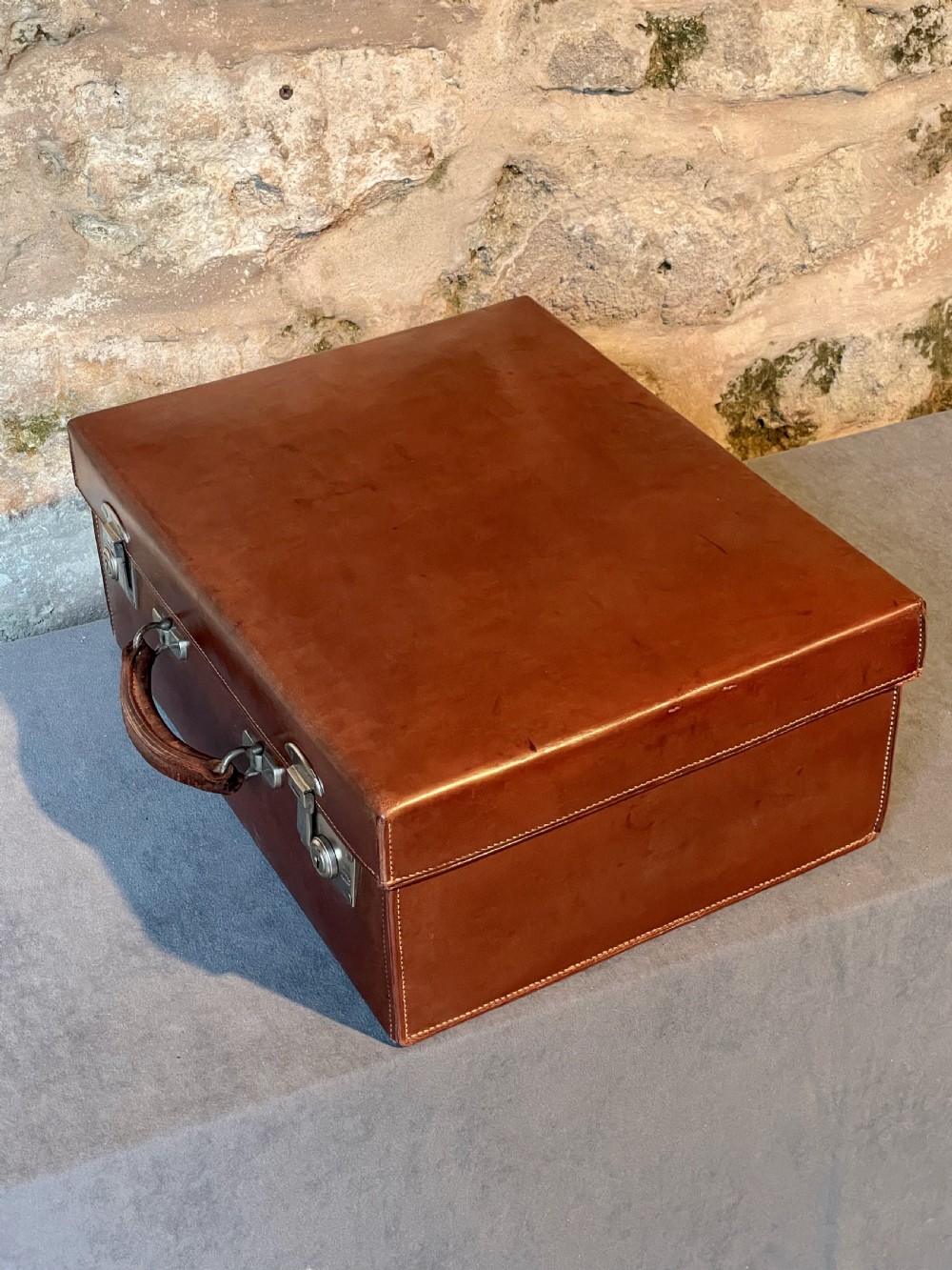 Best Quality Early 20th century suitcase View VIII