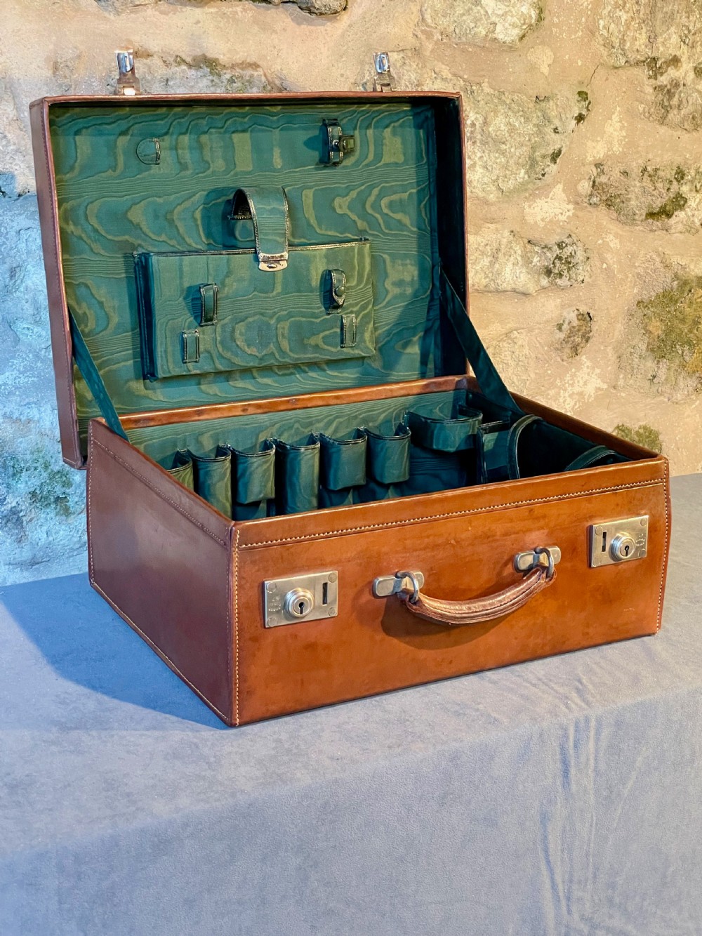 Best Quality Early 20th century suitcase View XVII