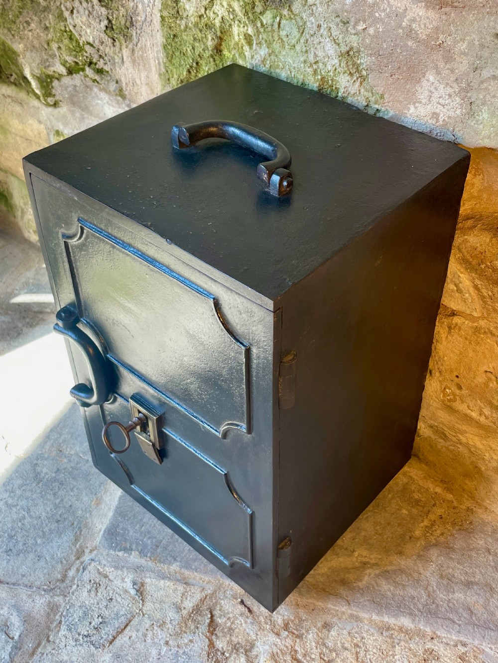 Victorian safe / strong box View VI