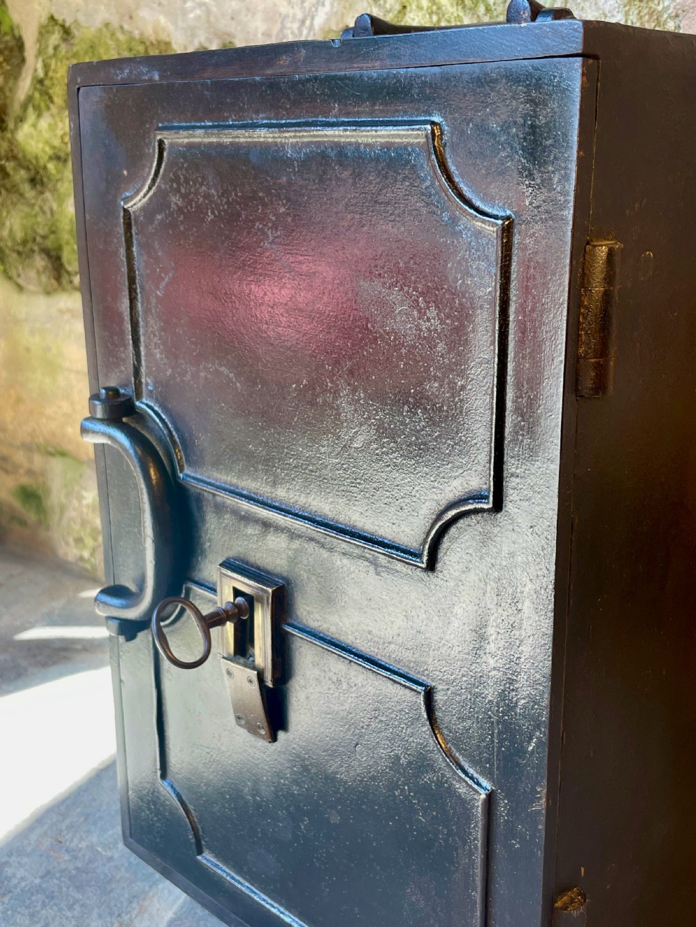 Victorian safe / strong box View VIII