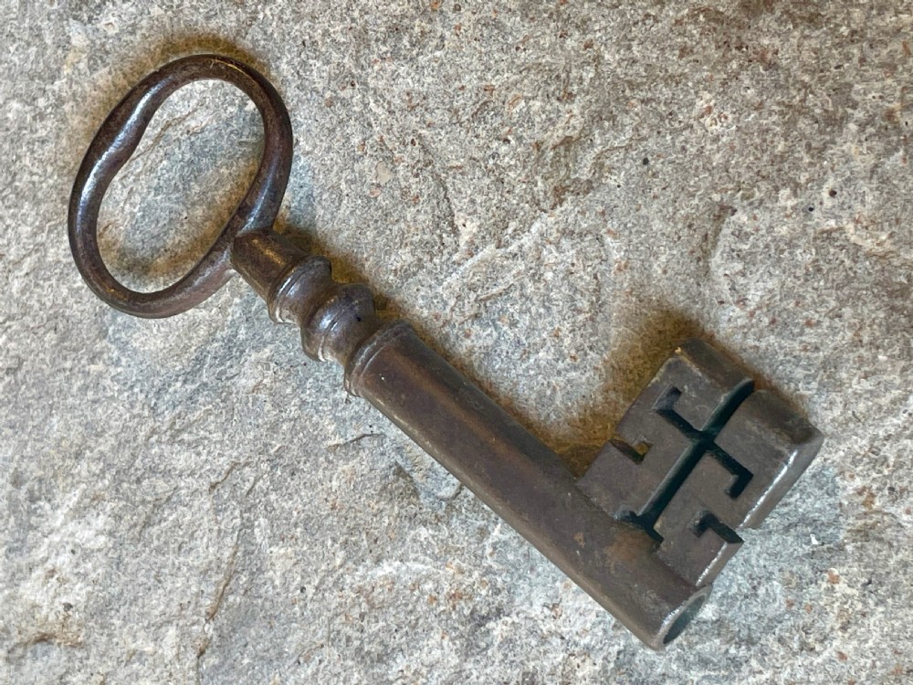 Victorian safe / strong box View XII