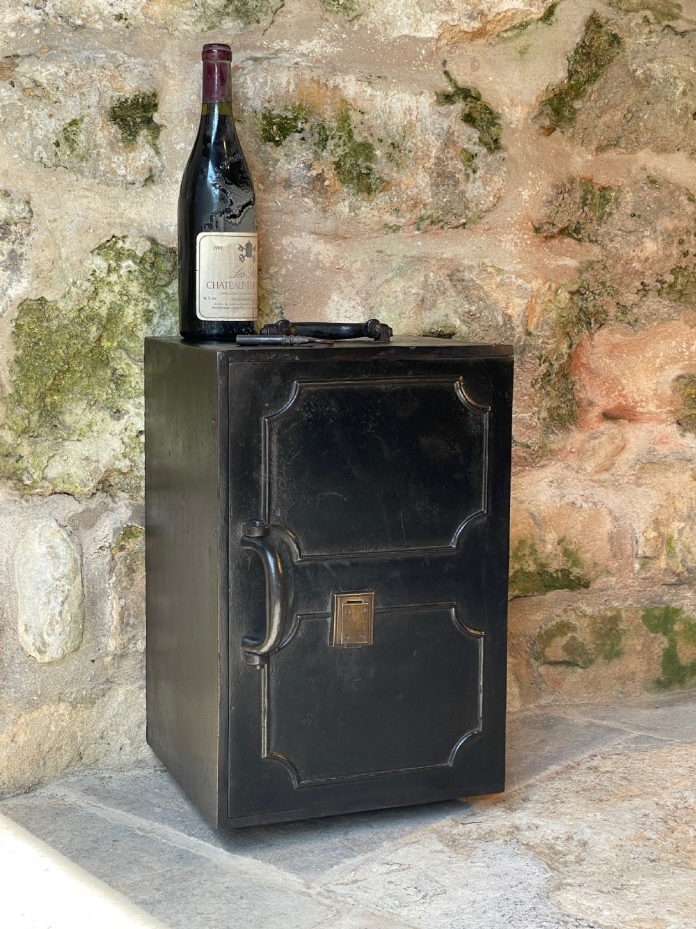 Victorian safe / strong box View XIX