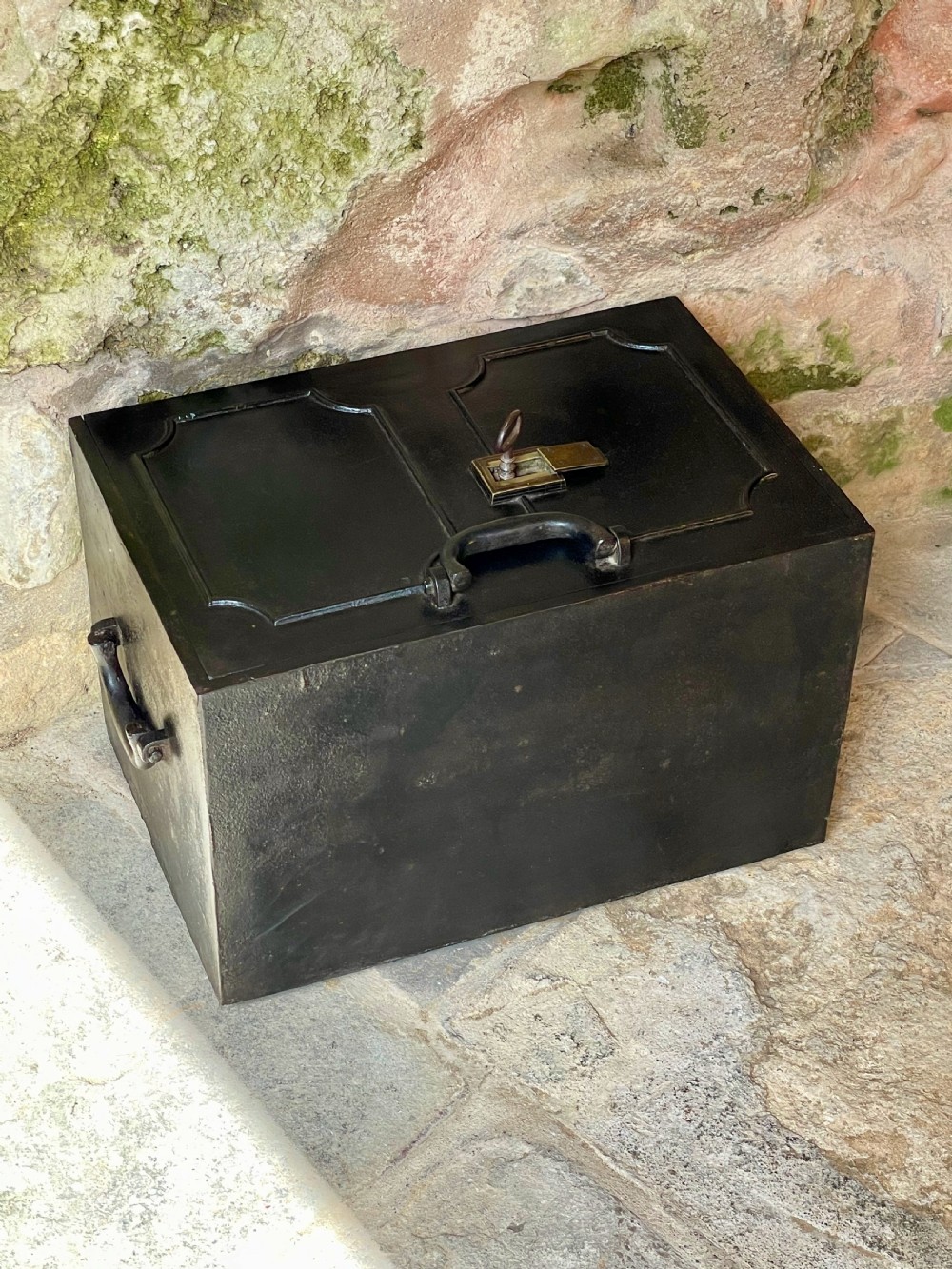 Victorian safe / strong box View XXI