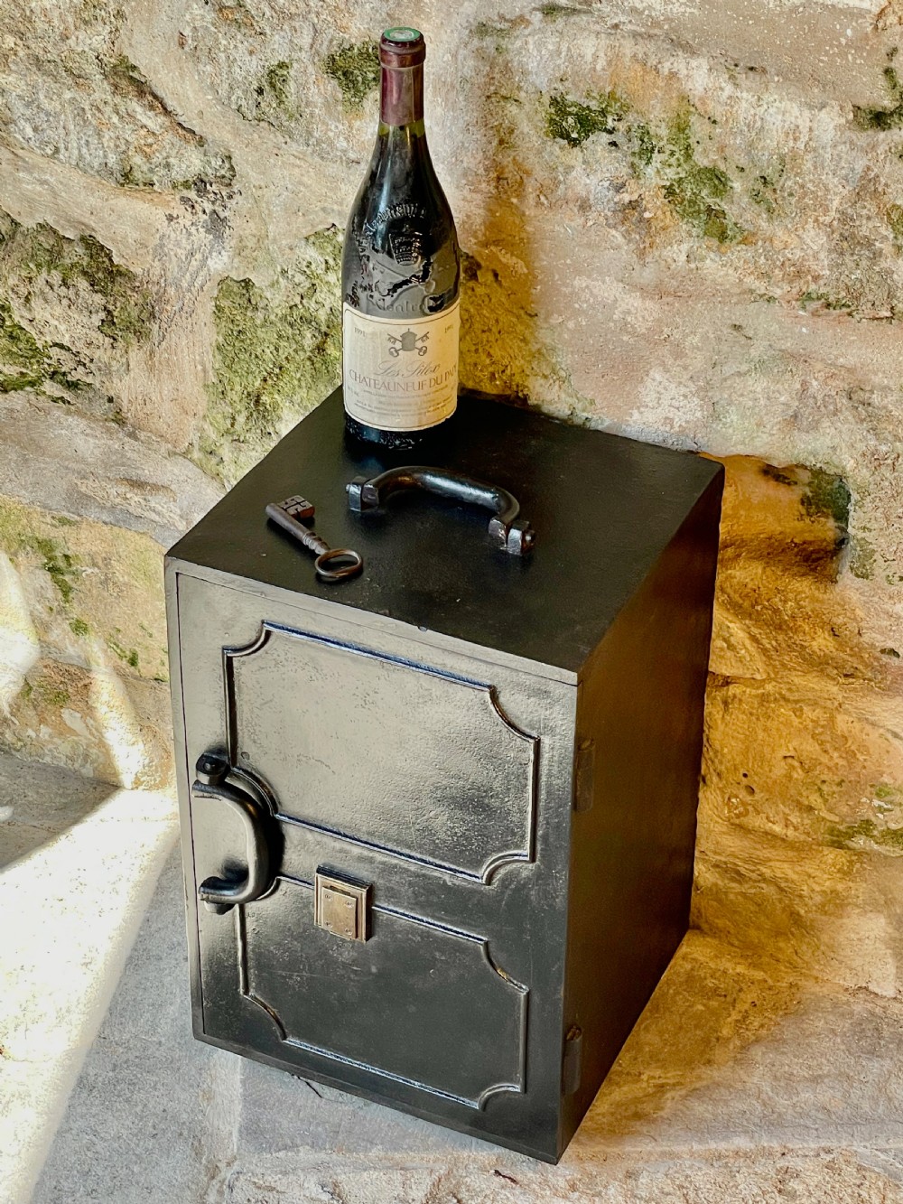 Victorian safe / strong box View XXII