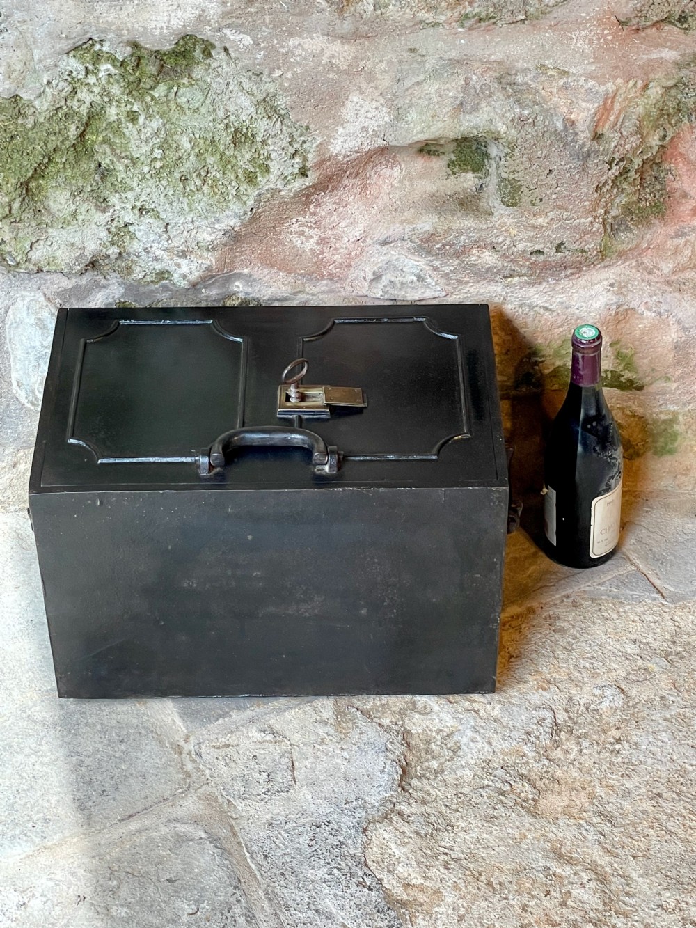 Victorian safe / strong box View XXV